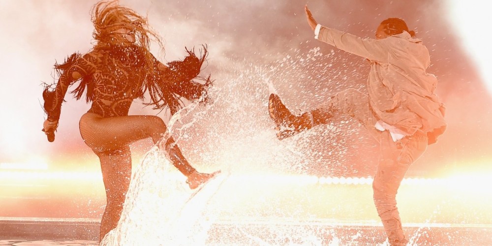 062616-shows-beta-beyonce-kendrick-lamar-perform